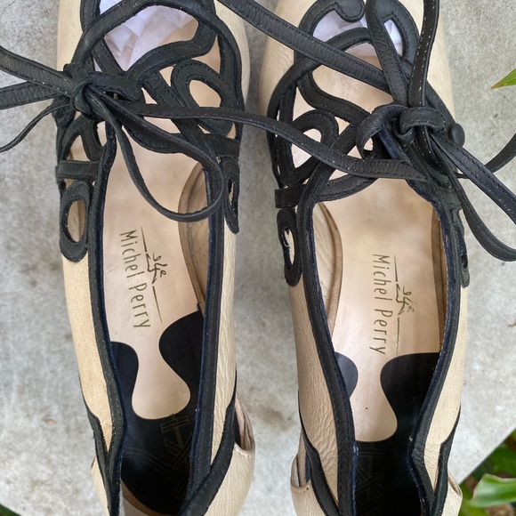 GORGEOUS MICHEL PERRY Shoes - Picture 4 of 10